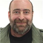 La matematica è un gioco 
Nella mia vita ho anche imparato diverse lingue straniere.
Sono disponibile per lezioni da remoto!